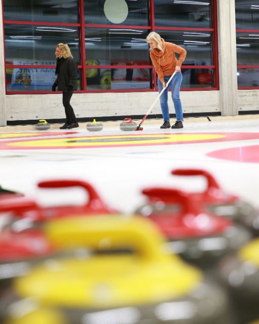 MP_Curling52
