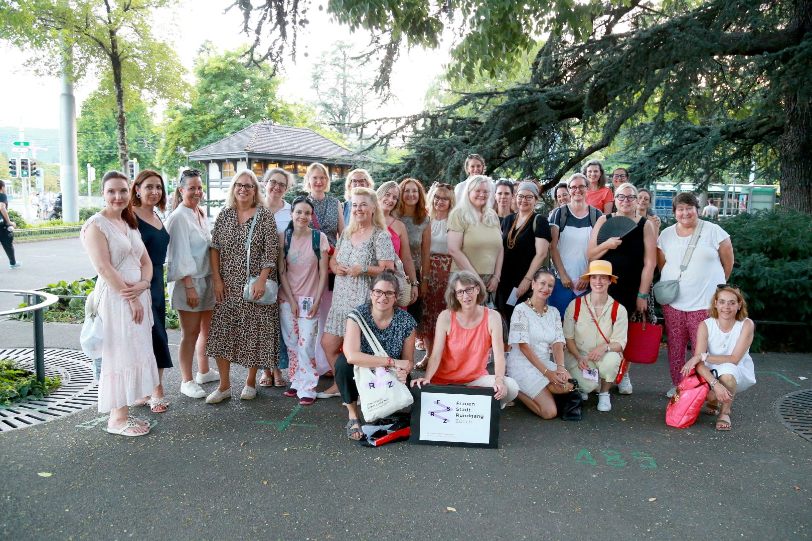 MP_Frauenrundgang_Gruppenbild